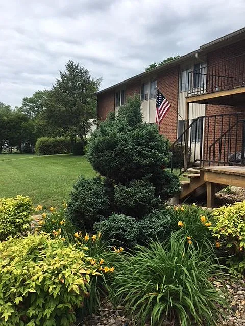 2 bed, 995 sqft, $995 — Photo 1