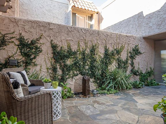 4th image of 269 Casitas Bulevar