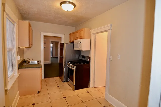 1 bed, 700 sqft, $1,195 — Photo 3