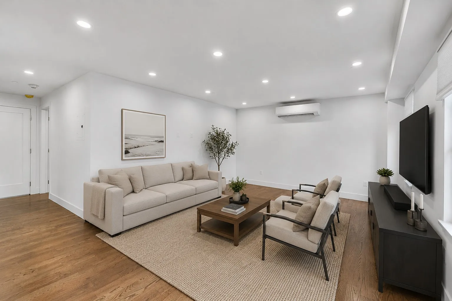1 bed, 775 sqft, $5,600 — Photo 3