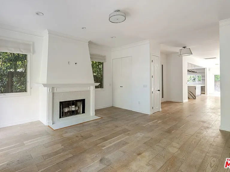 11362 Chenault St — Photo 9