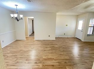 430 Arnold Ave, Burleson, TX 76028