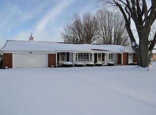 216 N Shore Dr, Kendallville, IN