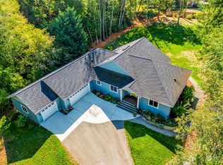 11540 Gray Ln NE, Bainbridge Island, WA 98110