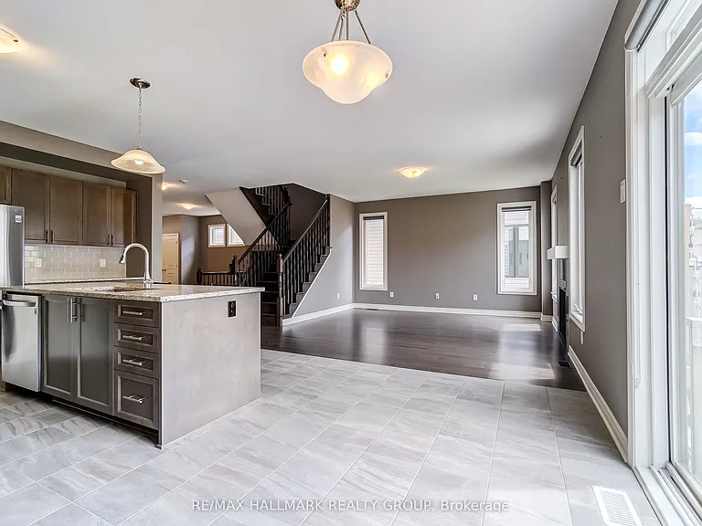 1110 Beckett Cres — Photo 13