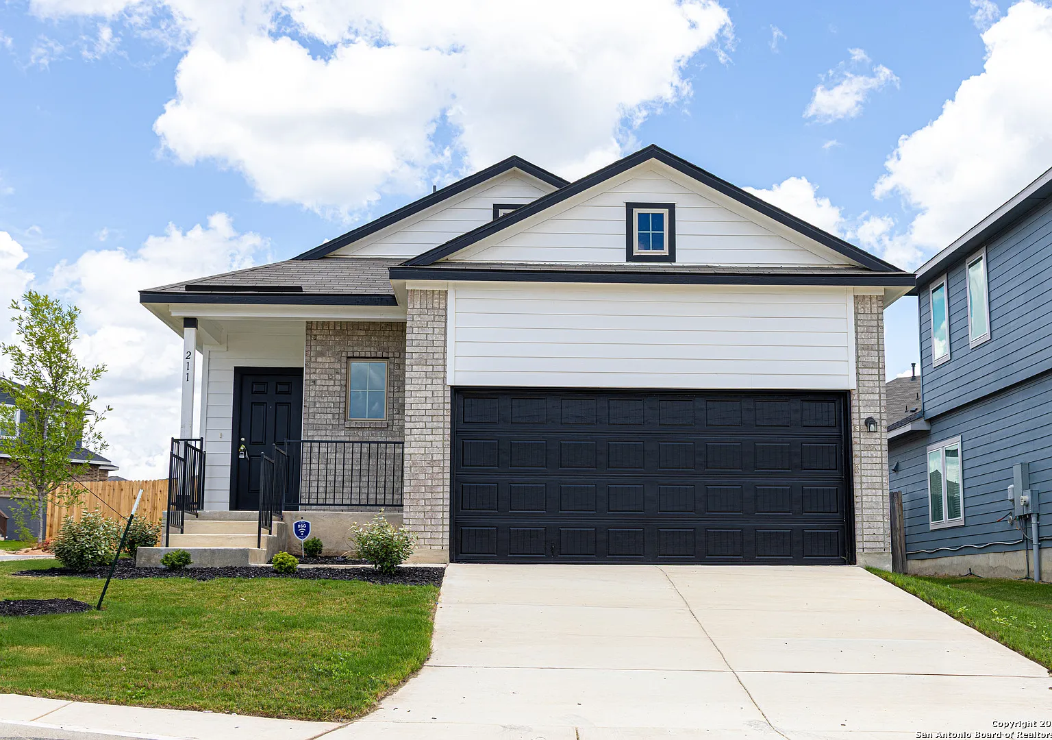 3 bed, 1465 sqft, $1,800 — Photo 1