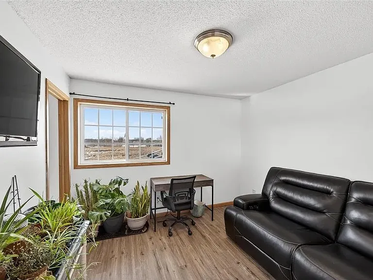 943 Serenity Cir — Photo 23