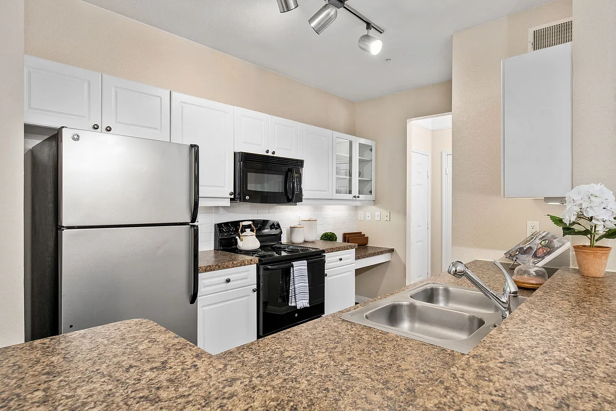 Kitchen - The Park at Monterey Oaks