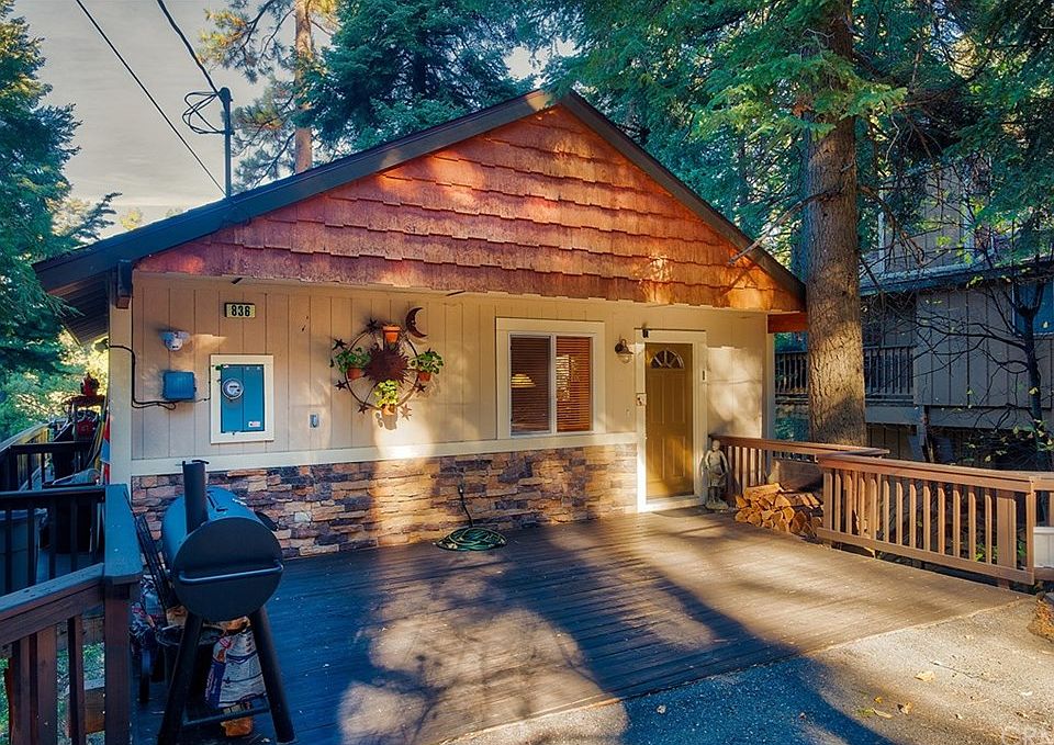 1st image of 836 Oakmont Ln