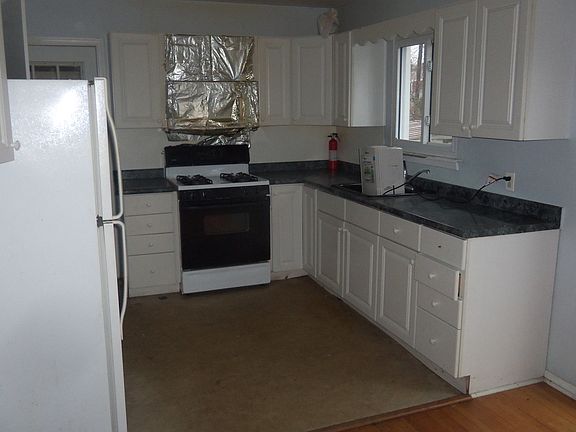 2nd image of 73 Rosewood Dr
