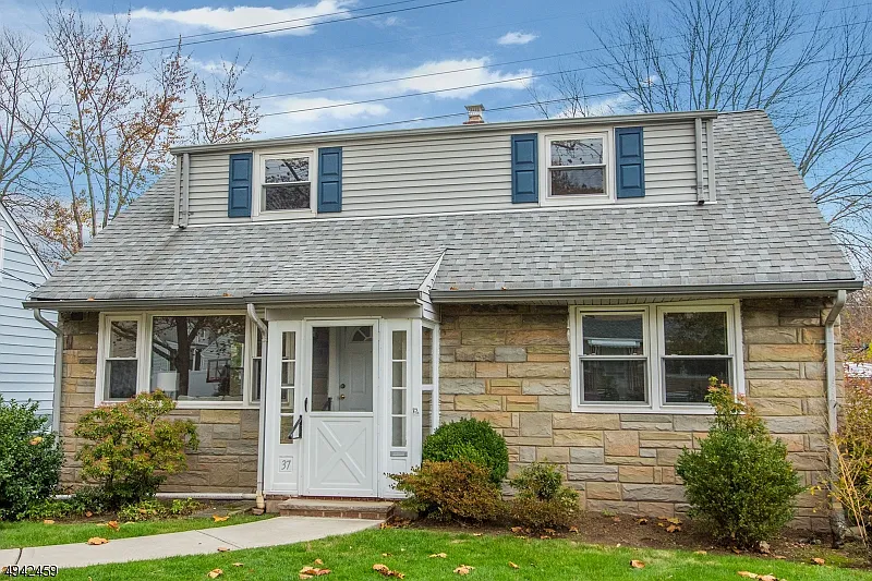 37 Bryant Ave photo 1