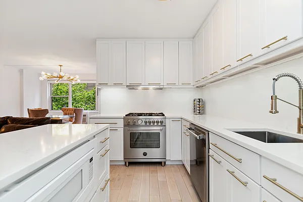 Sold by Brown Harris Stevens | media 19