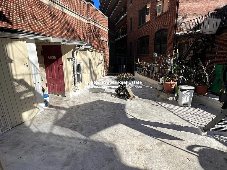 109 Dartmouth St #18 — Photo 8