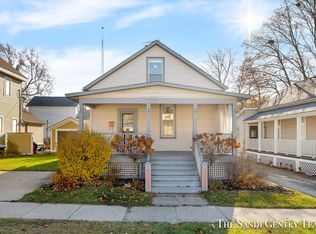 450 Slayton Ave, Grand Haven, MI 49417