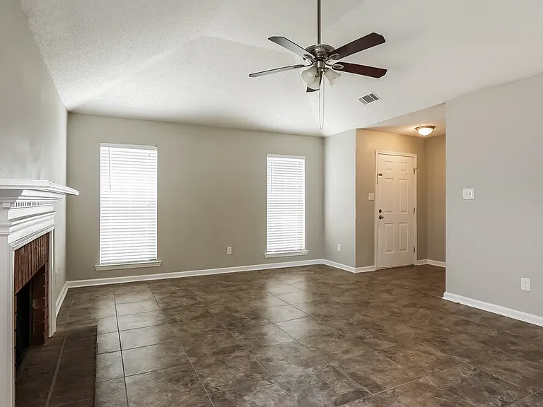 175 Cedar Bend Dr — Photo 5