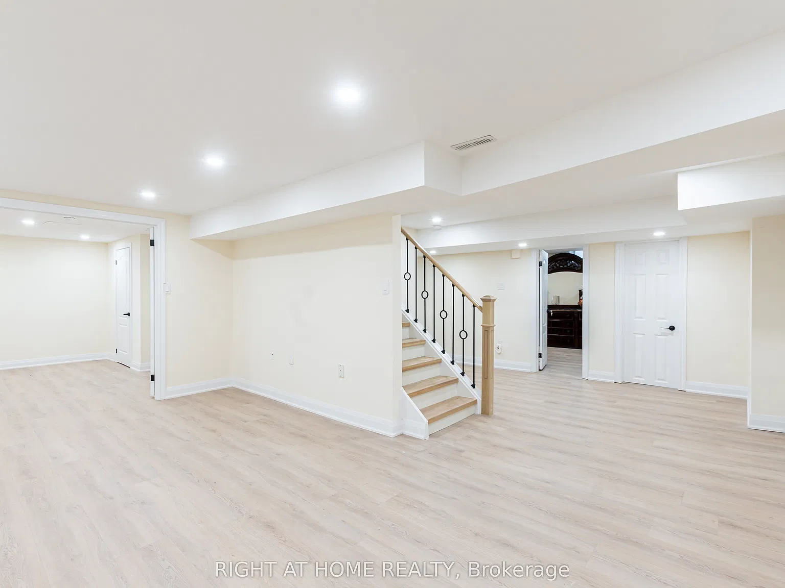 2 bed, $1,800 — Photo 2