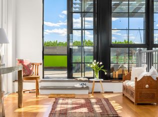 53 Summit St #3A, Brooklyn, NY 11231