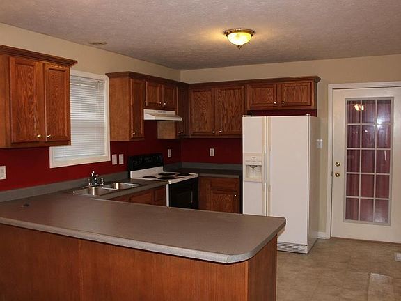 3rd image of 133 Olivia Dr