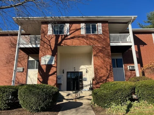 7 Dailey St APT A, Attleboro, MA 02703
