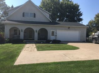 511 7th Ave N, Clinton, IA 52732
