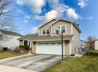 795 Galleon Ln, Elk Grove Village, IL 60007