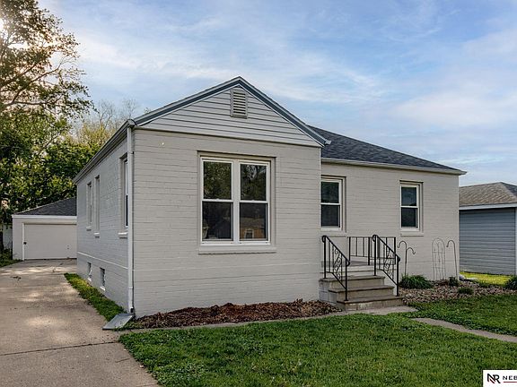2nd image of 1424 N Platte Ave