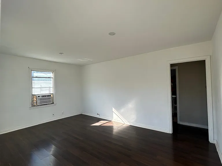 3319 W Clarendon Dr — Photo 3