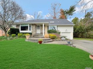 31 Merit Ln, Jericho, NY 11753
