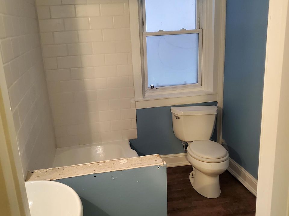 2nd image of 7746 S Essex Ave