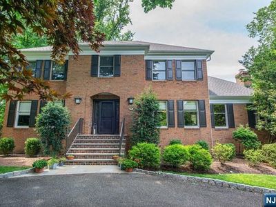 5 Hurley Ct, Wyckoff, NJ, 07481