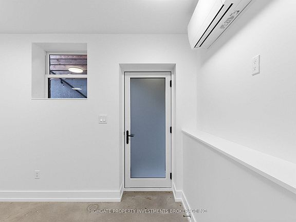 2nd image of 113 Lansdowne Ave