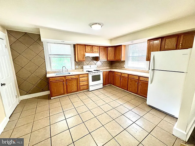 23 Balfour Ave — Photo 2