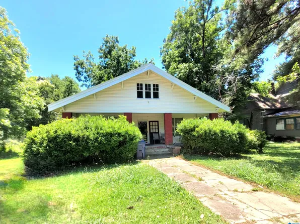 403 Brignoli St, Talladega, AL 35160