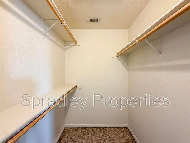 2024 S 55th St — Photo 10
