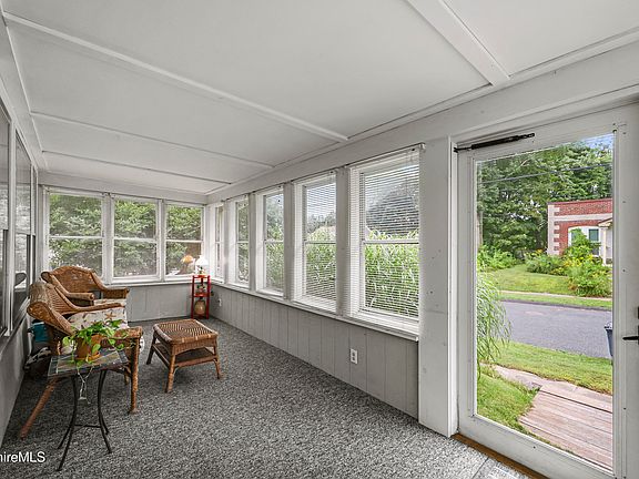 3rd image of 20 Norman Ave