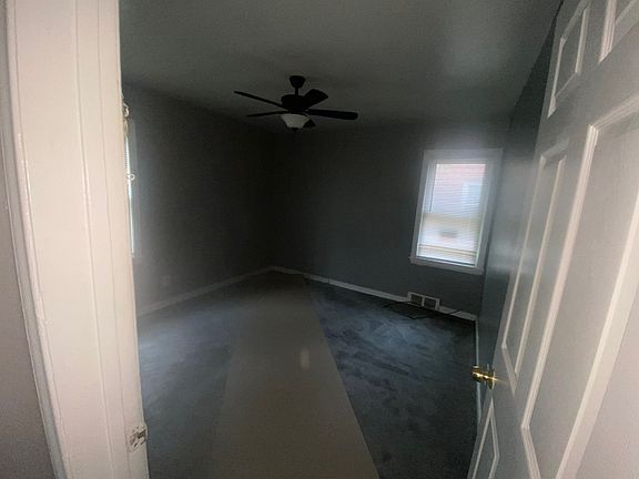 4th image of 18275 Rosemont Ave