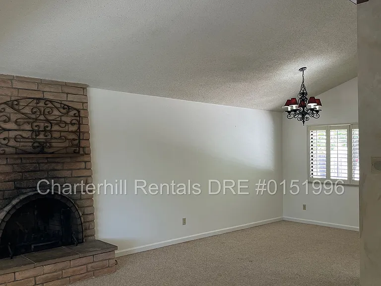 6598 Bridgewood Dr — Photo 2