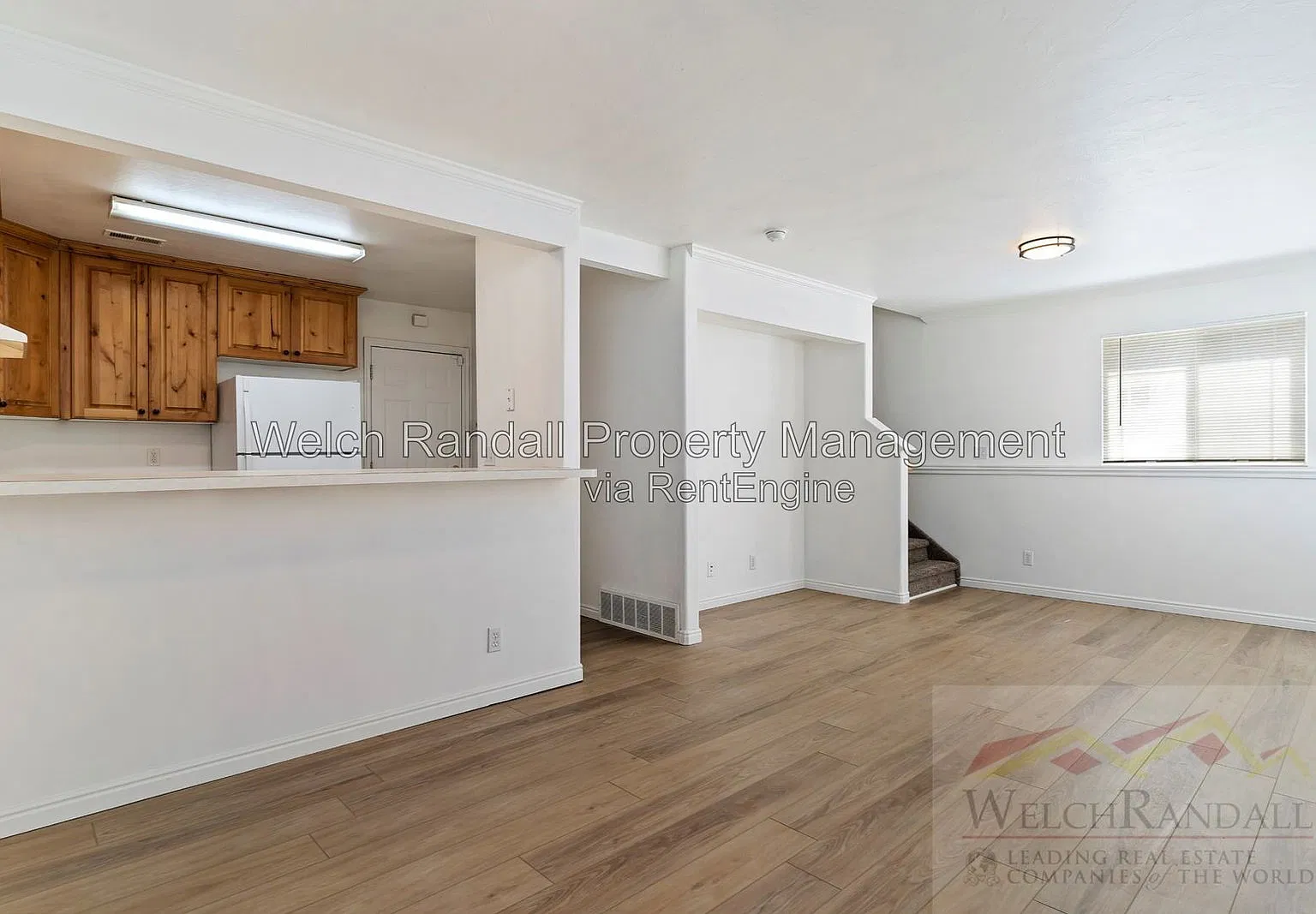 3 bed, 2.5 bath, 1376 sqft, $1,695 — Photo 2