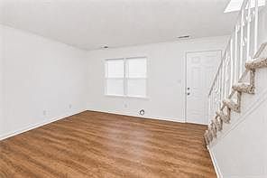 5th image of 1010 Sexton Dr APT 10