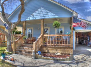 1407 S Young St, Rockport, TX 78382
