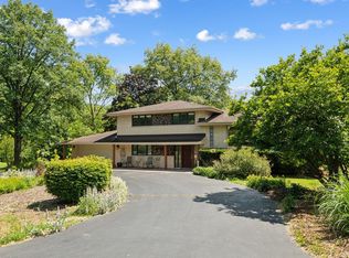 8405 W Pawnee Rd, Palos Park, IL 60464