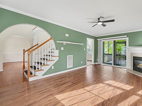3rd image of 215 Spinel Ln