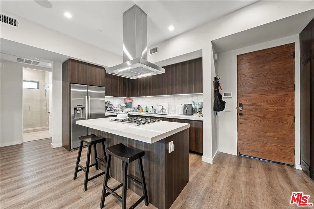 2 bed, 2.0 bath, 1100 sqft, $4,599 — Photo 1