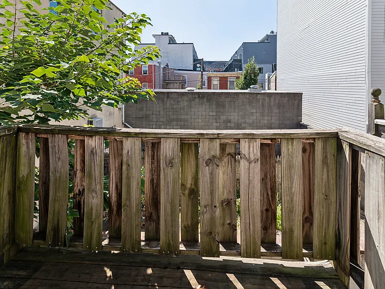 304 Sears St — Photo 23