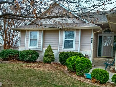 907 E Cedarbrook Rd, Derby, KS, 67037