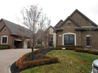 10417 Morning Light Ct, South Lyon, MI
