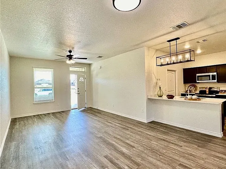 5209 White Rose Dr — Photo 7