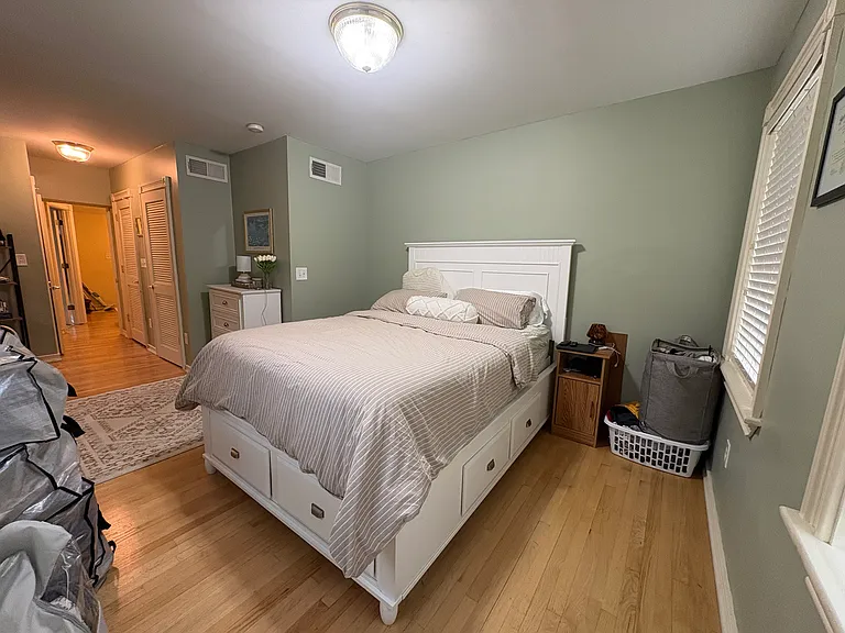 233 E Main St — Photo 9