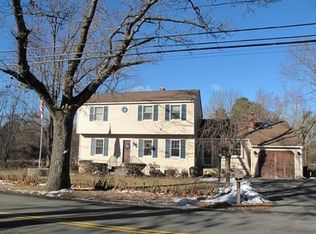 8 Pleasant St, Grafton, MA 01519