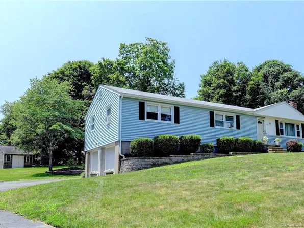 80 Spinning Wheel Road, Trumbull, CT 06611